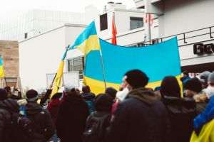 Kyiv Independent: Mii de oameni îi cer lui Zelenski să-l readucă pe Mihailo Fedorov la Apărare